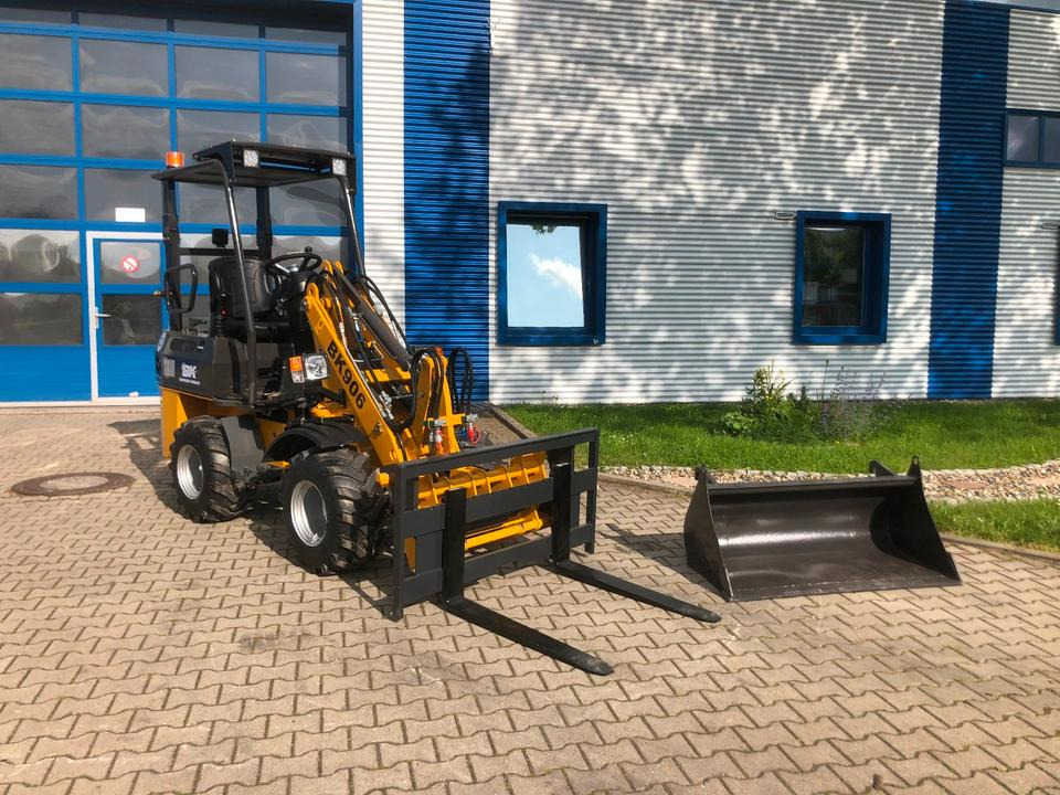 Radlader / Hoflader BK906 *INKL.19% MWST*PERKINS*BERGER KRAUS*GABELPAKET*CE*EURO - Carregadora articulada: foto 2 Radlader / Hoflader BK906 *INKL.19% MWST*PERKINS*BERGER KRAUS*GABELPAKET*CE*EURO - Carregadora articulada: foto 2