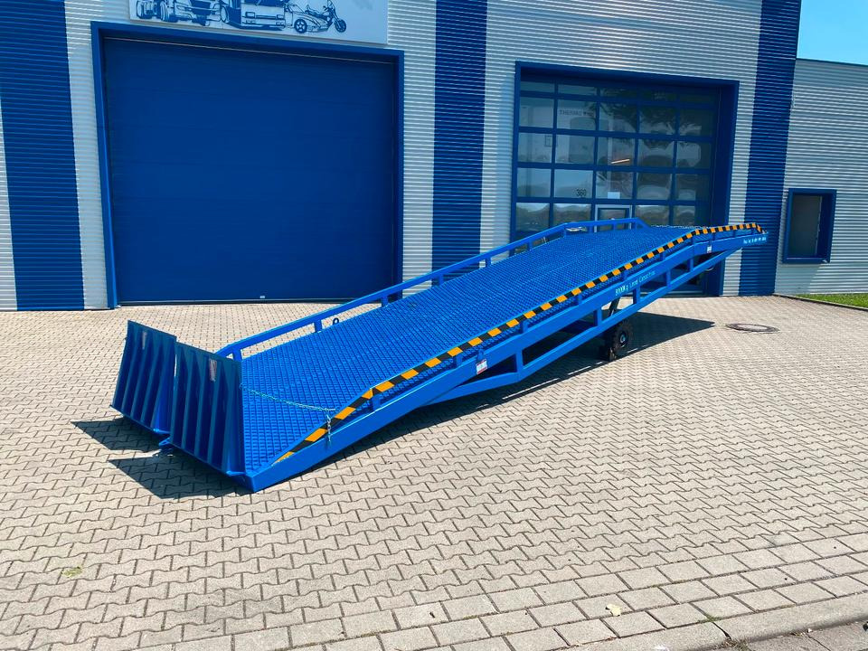Verladerampe 8t Containerrampe LKW Rampe NEU *INKL.19% MWST*SOFORT VERFÜGBAR!* - Rampa de carregamento: foto 1 Verladerampe 8t Containerrampe LKW Rampe NEU *INKL.19% MWST*SOFORT VERFÜGBAR!* - Rampa de carregamento: foto 1