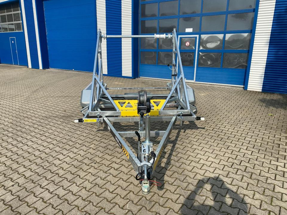 Vermietung / Kabelanhänger 2700KG / Nutzlast 2094KG / Kabeltrommel-Anhänger / Glasfaser/ 3 Tage - Reboque para bobinas: foto 2 Vermietung / Kabelanhänger 2700KG / Nutzlast 2094KG / Kabeltrommel-Anhänger / Glasfaser/ 3 Tage - Reboque para bobinas: foto 2