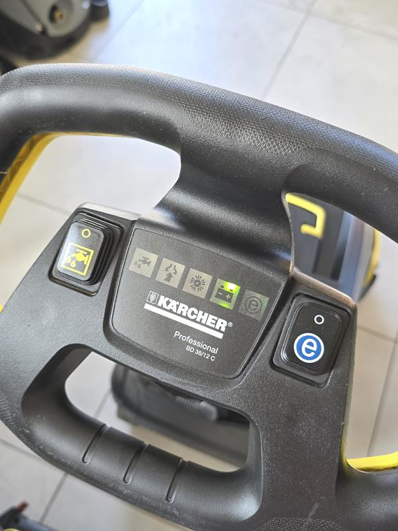 Lavadora aspiradora de pavimentos KARCHER BD 38/12 C: foto 7