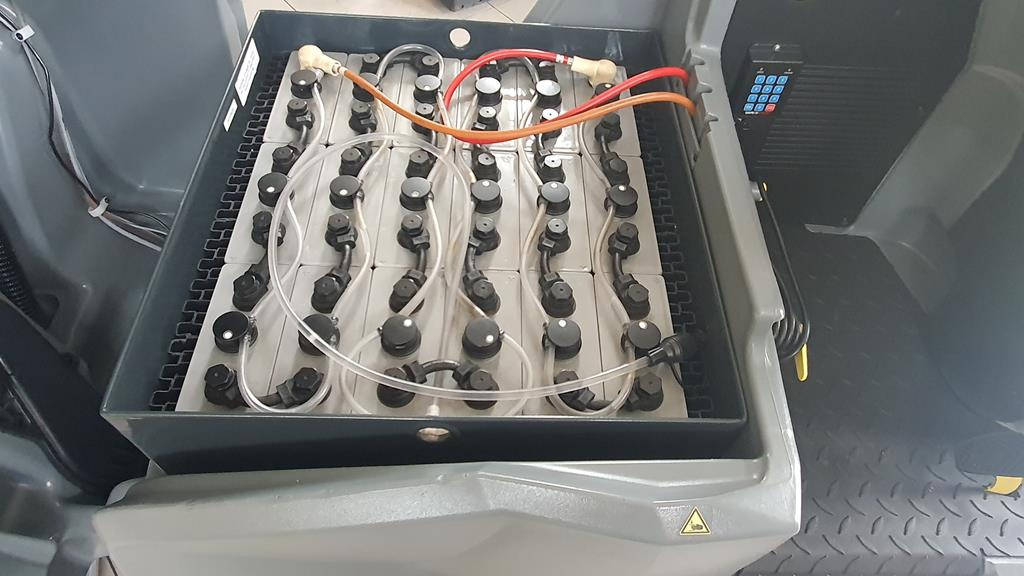 Lavadora aspiradora de pavimentos KÄRCHER Szorowarka Zamiatarka KARCHER B200 R Dose SB Serwis GWARANCJA 2019 YEAR: foto 13