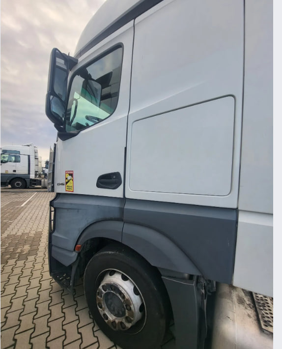 Mercedes-Benz ACTROS 1845 mega - Tractor: foto 3 Mercedes-Benz ACTROS 1845 mega - Tractor: foto 3
