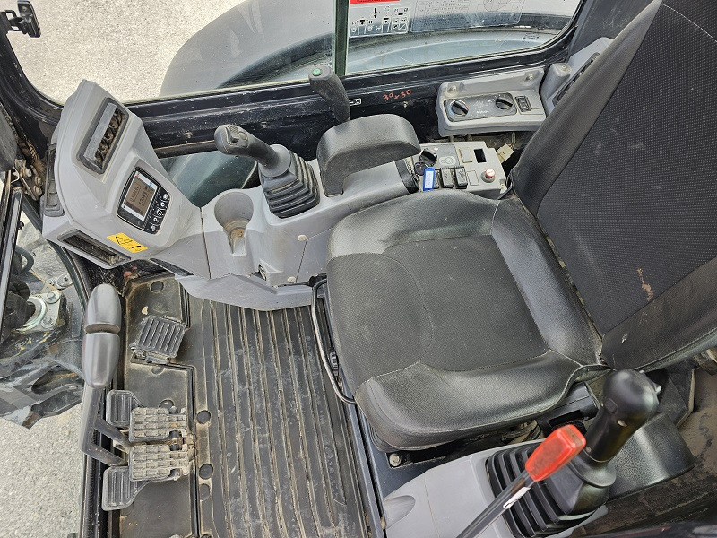 Mini escavadeira KUBOTA KX057-4: foto 11