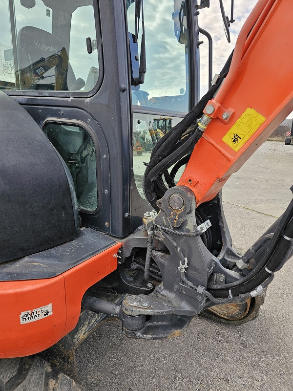 Mini escavadeira KUBOTA KX057-4: foto 8