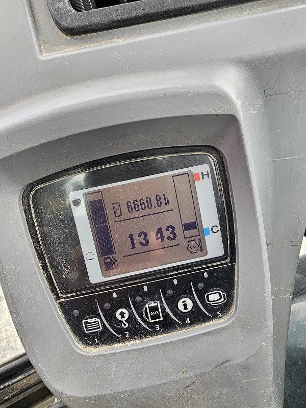 Mini escavadeira KUBOTA KX057-4: foto 12