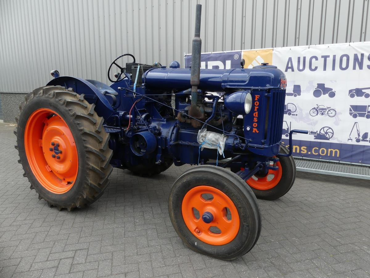 Fordson 27N - Trator: foto 3 Fordson 27N - Trator: foto 3