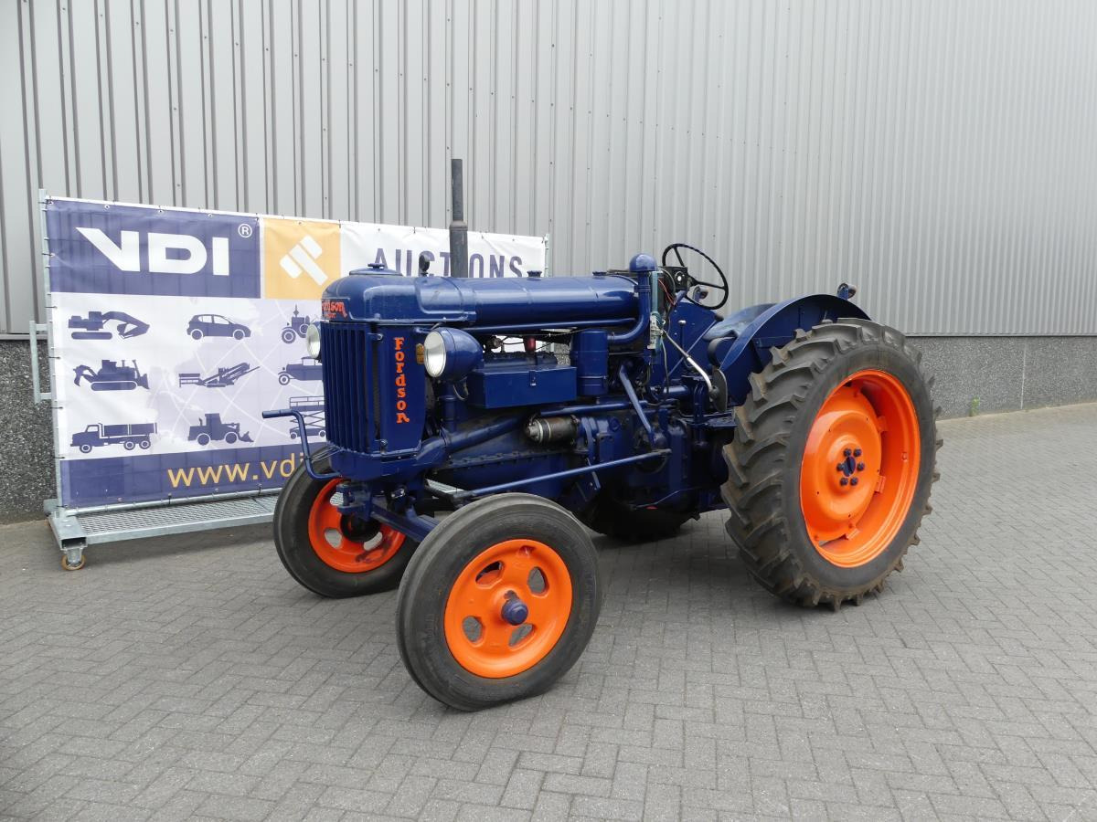 Fordson 27N - Trator: foto 2 Fordson 27N - Trator: foto 2