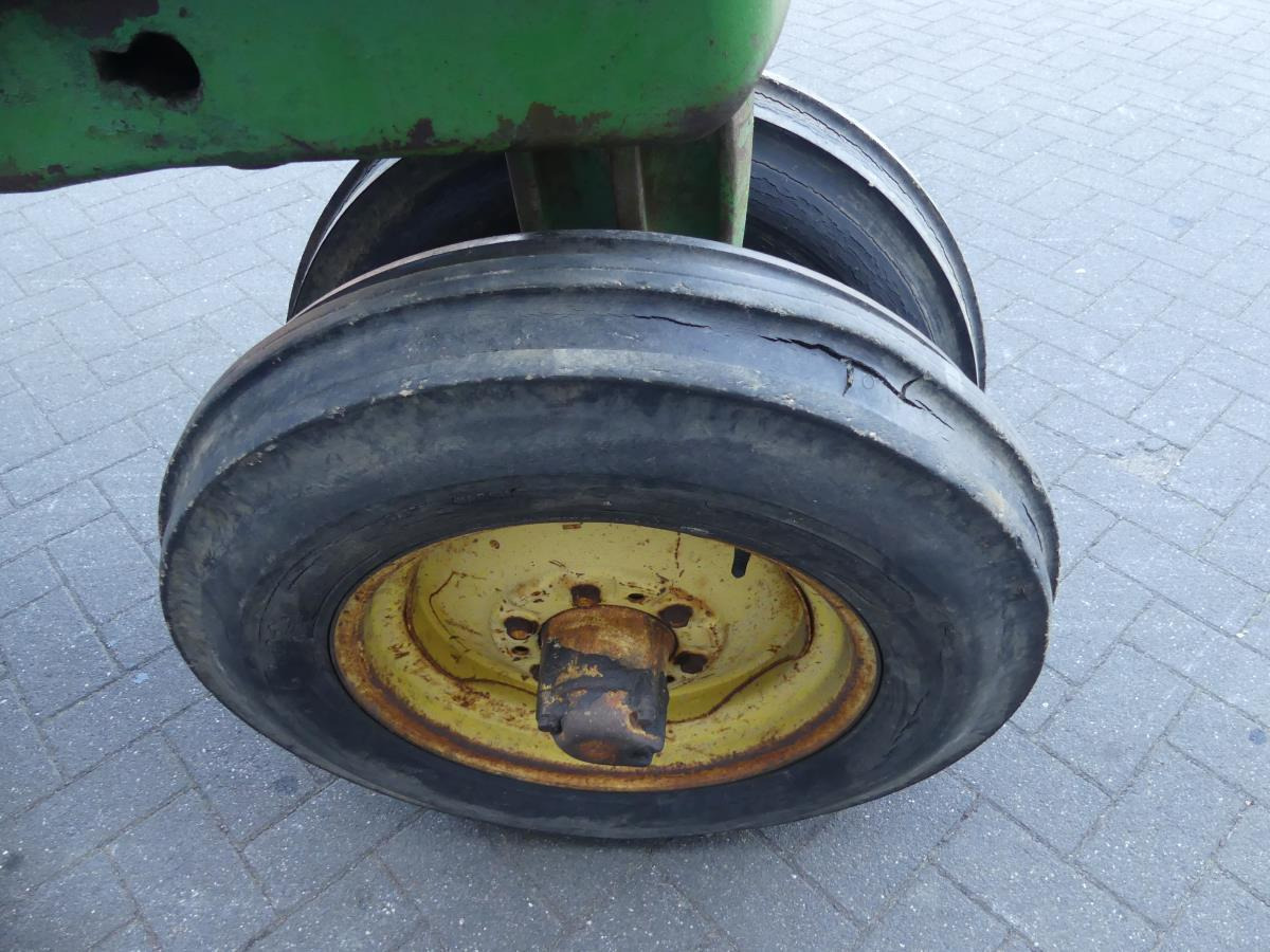 Trator John-Deere 60: foto 28