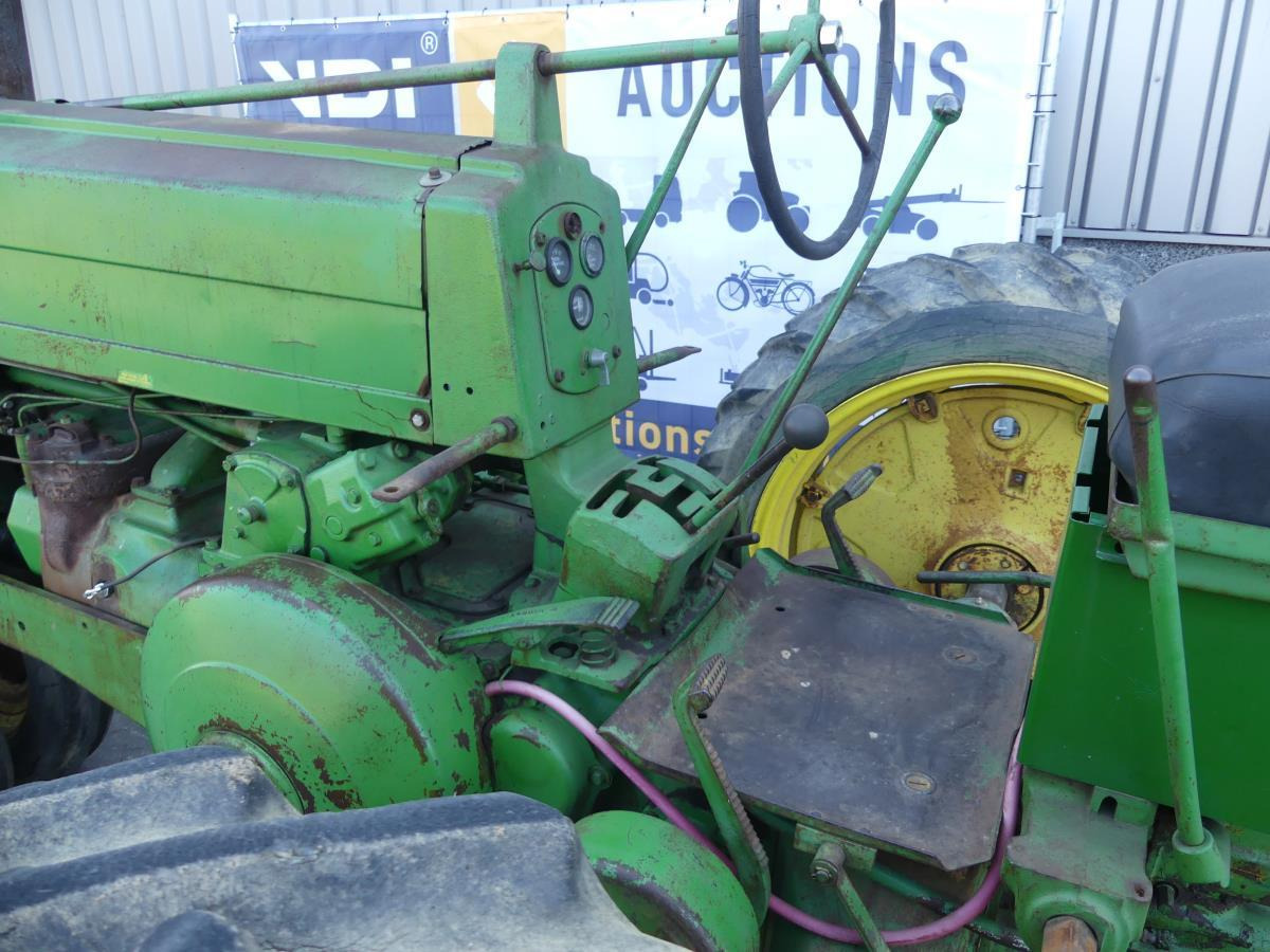 Trator John-Deere 60: foto 17