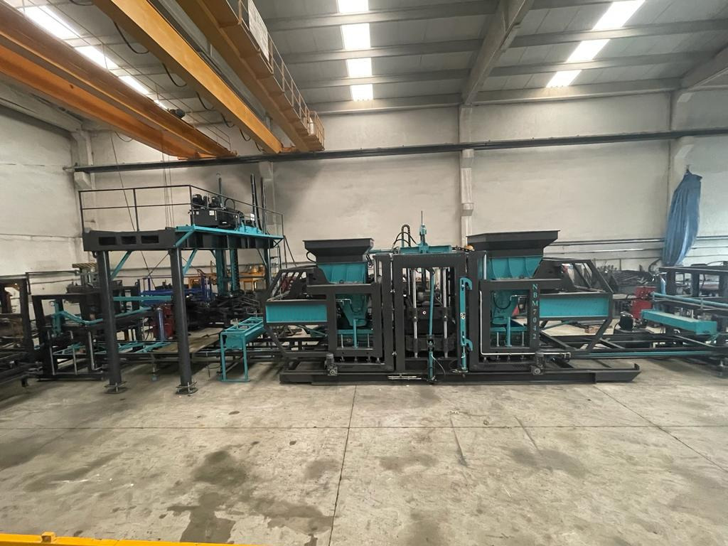 Constmach BS-42 Briquette Making Machine (Concrete Block Making Machine) - Máquina de fazer bloco: foto 1 Constmach BS-42 Briquette Making Machine (Concrete Block Making Machine) - Máquina de fazer bloco: foto 1