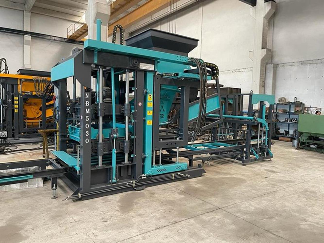 Constmach Machine de Fabrication de Blocs de Béton BS-20 Garantie de 2 ans - Máquina de fazer bloco: foto 1 Constmach Machine de Fabrication de Blocs de Béton BS-20 Garantie de 2 ans - Máquina de fazer bloco: foto 1