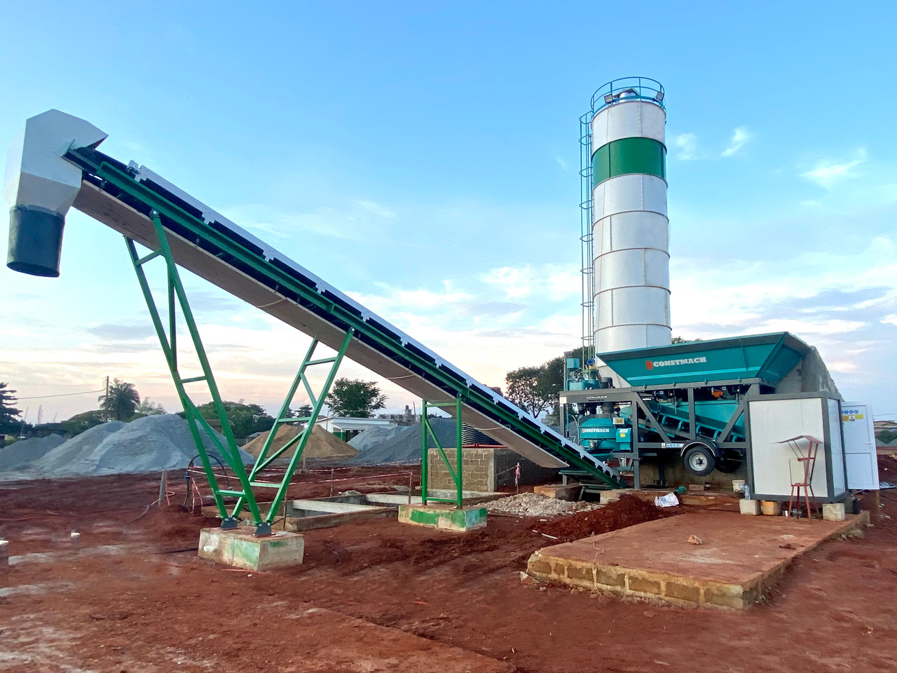 Constmach Mini-Mobile Betonmischanlage 30 m³/h - Usina de concreto: foto 4 Constmach Mini-Mobile Betonmischanlage 30 m³/h - Usina de concreto: foto 4