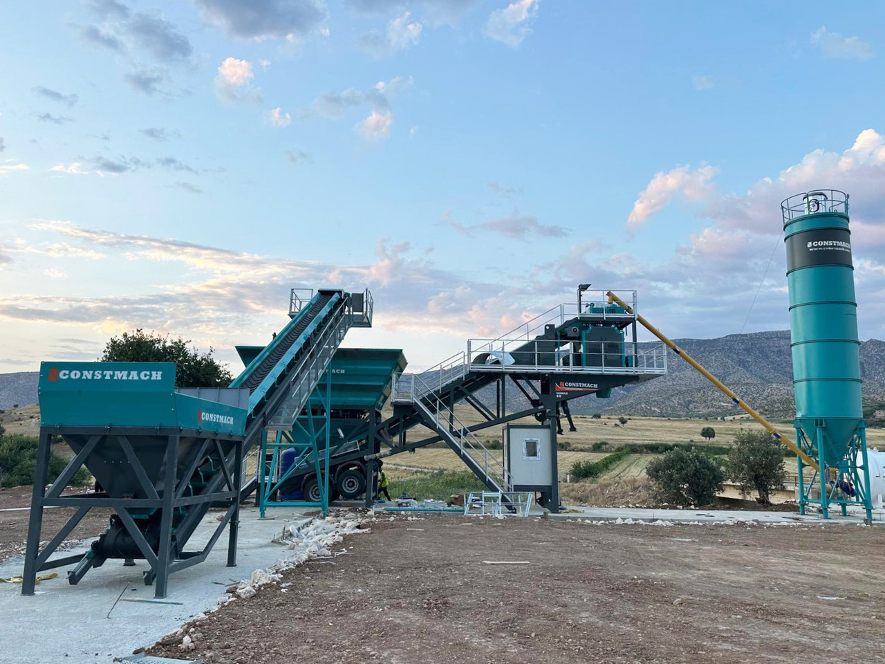 Constmach Mobile Betonmischanlage mit 60 m³/h - Usina de concreto: foto 2 Constmach Mobile Betonmischanlage mit 60 m³/h - Usina de concreto: foto 2