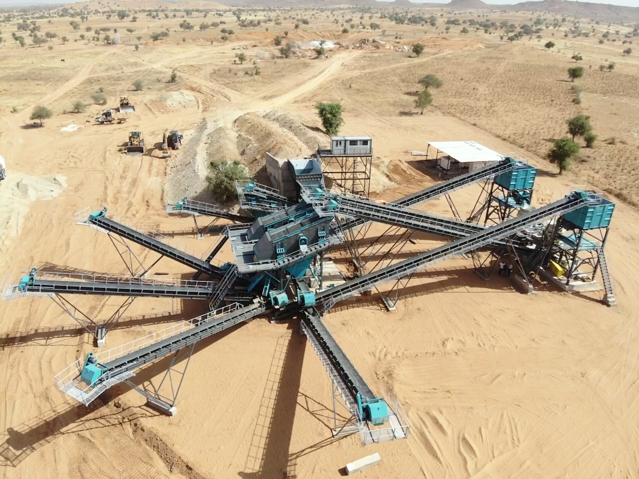 Constmach Stationary Basalt Stone Crushing Plant 250-300 Tph - Britador: foto 3 Constmach Stationary Basalt Stone Crushing Plant 250-300 Tph - Britador: foto 3