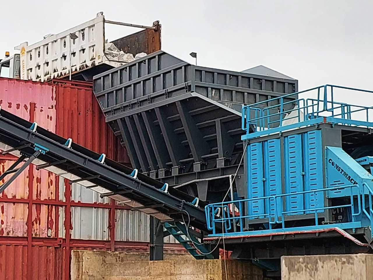 Constmach Vibrating Bunker Feeder In Capacities From 80 To 500 Tons - Máquina de mineração: foto 3 Constmach Vibrating Bunker Feeder In Capacities From 80 To 500 Tons - Máquina de mineração: foto 3
