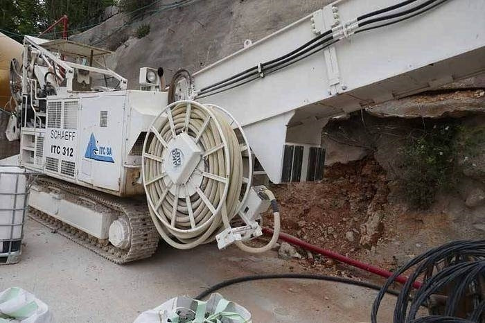 Schaeff ITC312 - Máquina de perfuração: foto 4 Schaeff ITC312 - Máquina de perfuração: foto 4