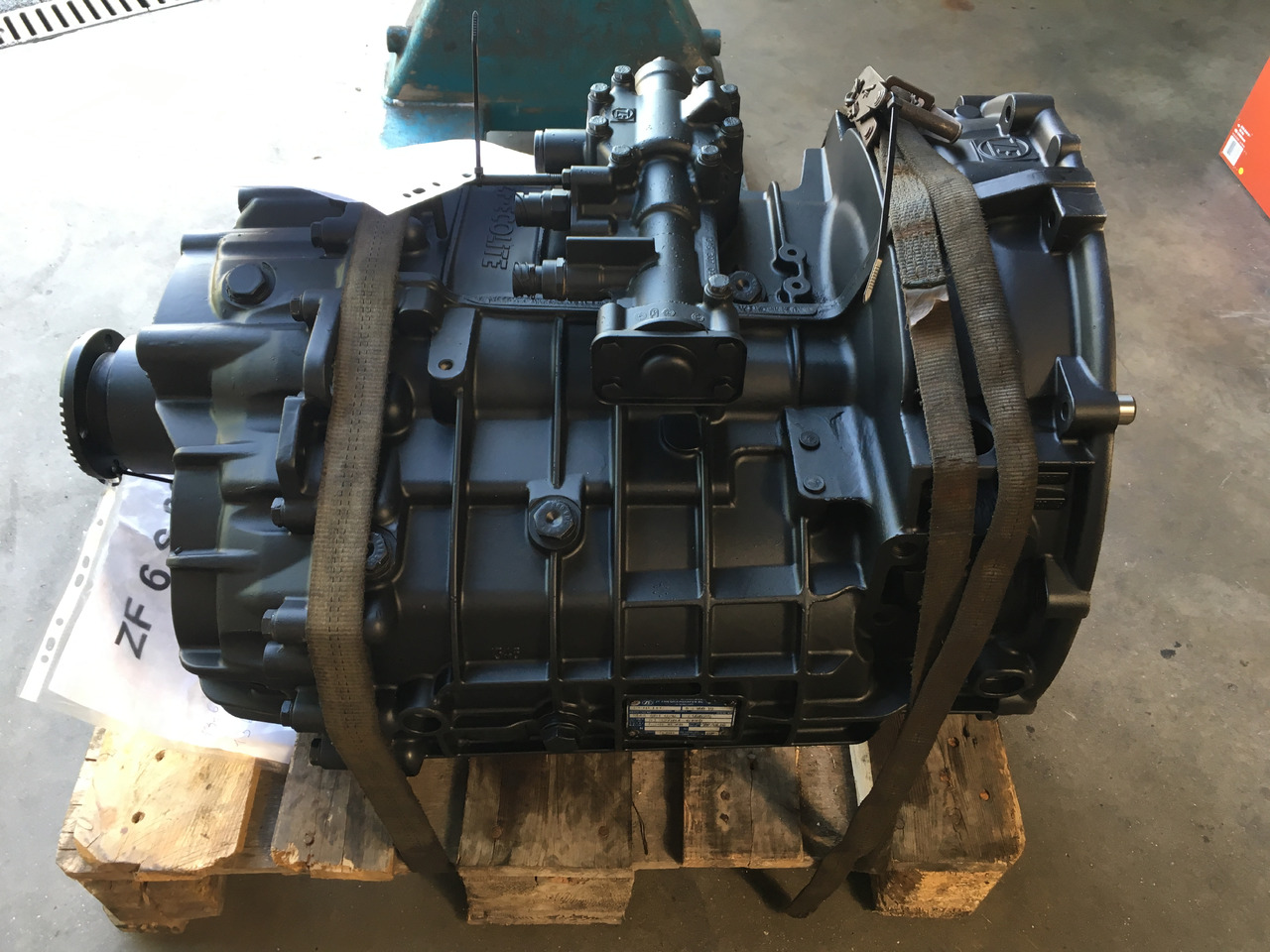 ZF 6S800 - Caixa de velocidade: foto 1 ZF 6S800 - Caixa de velocidade: foto 1