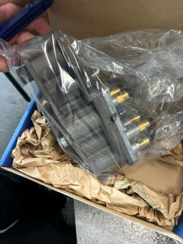 ZF Ventilblock fr 16S Getriebe MAN Iveco - Válvula por Camião: foto 3 ZF Ventilblock fr 16S Getriebe MAN Iveco - Válvula por Camião: foto 3