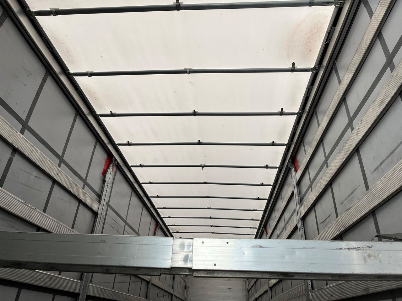 Schmitz Cargobull SCS 24 Bordwand - Semi-reboque de lona: foto 5 Schmitz Cargobull SCS 24 Bordwand - Semi-reboque de lona: foto 5