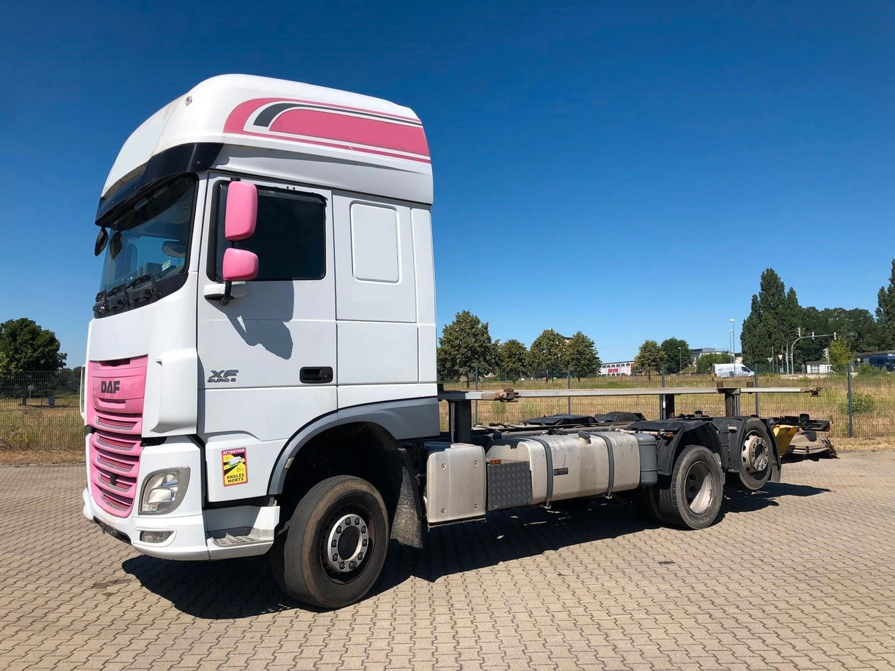 DAF XF460 SSC Liftachse*LBW*AHK*Standkl*Mega - Camião transportador de contêineres/ Caixa móvel: foto 2 DAF XF460 SSC Liftachse*LBW*AHK*Standkl*Mega - Camião transportador de contêineres/ Caixa móvel: foto 2