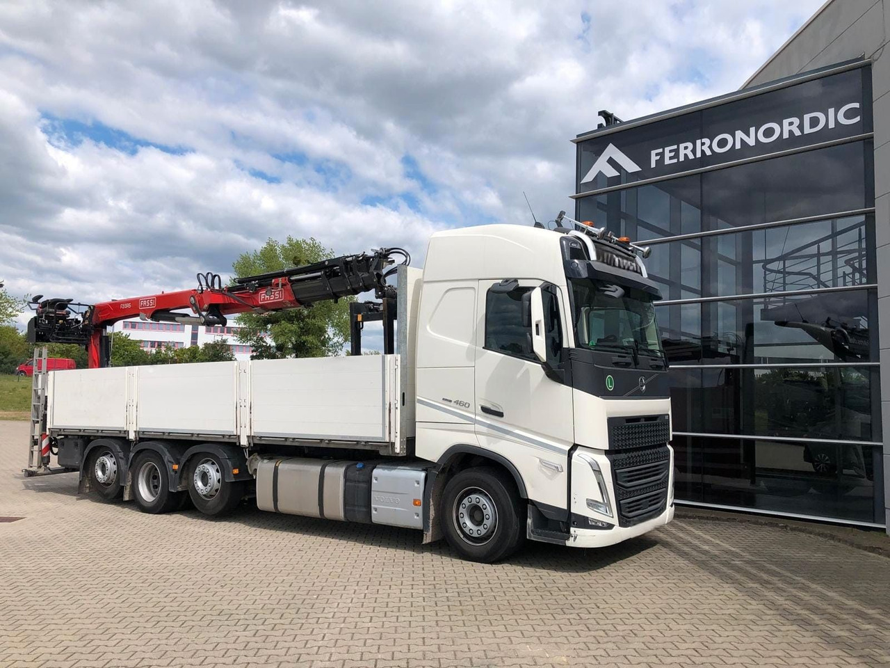 Volvo FH460 8x2 TRIDEM VLA&NLA gelenkt*FASSI F215AS.24 - Camião grua: foto 2 Volvo FH460 8x2 TRIDEM VLA&NLA gelenkt*FASSI F215AS.24 - Camião grua: foto 2