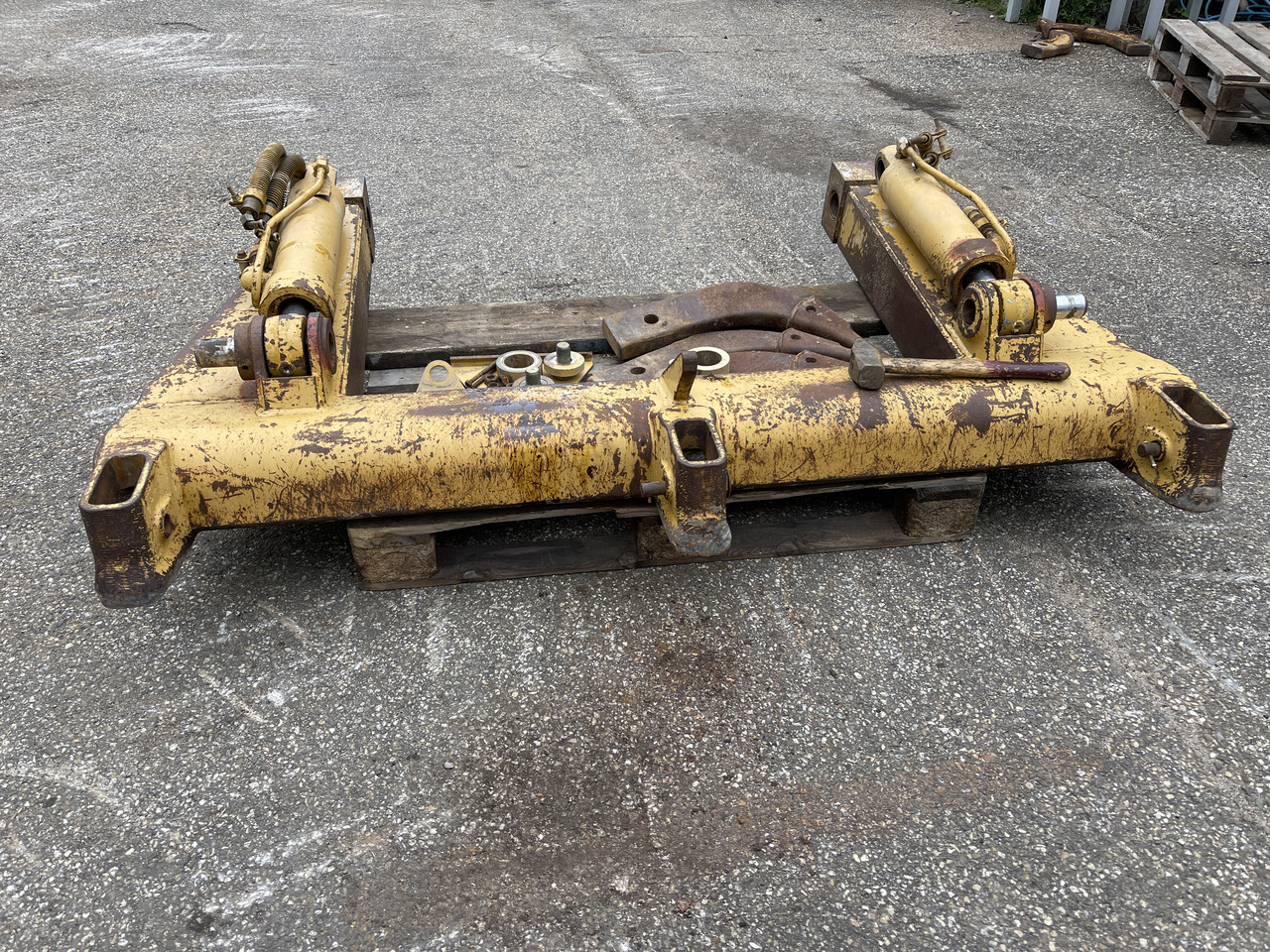 CATERPILLAR Multi Shank - Escarificador por Pá carregadoras de rastos: foto 2 CATERPILLAR Multi Shank - Escarificador por Pá carregadoras de rastos: foto 2