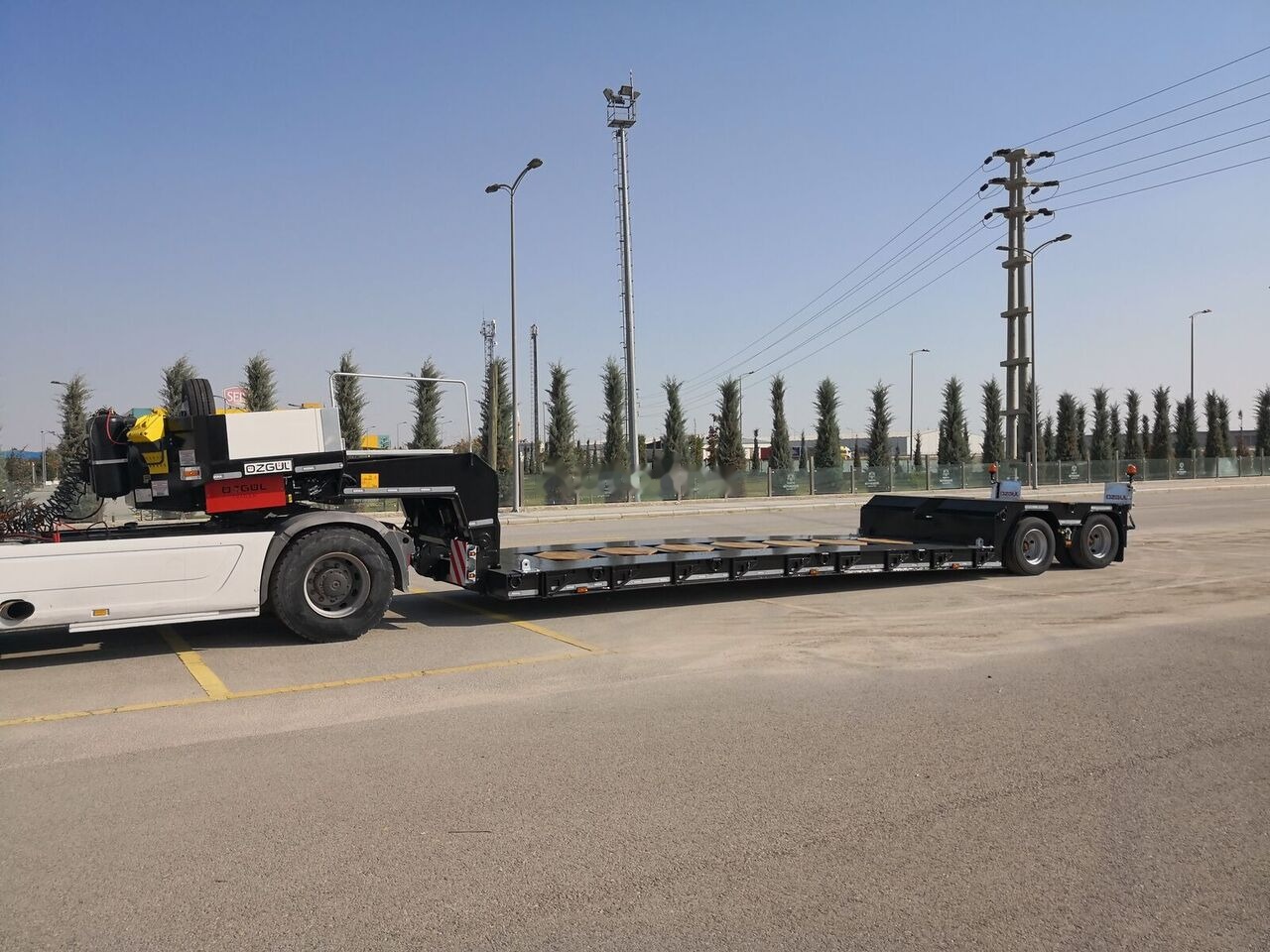 Özgül 2 AXLE LOW LOADER SEMI TRAILER - Semi-reboque baixa: foto 2 Özgül 2 AXLE LOW LOADER SEMI TRAILER - Semi-reboque baixa: foto 2