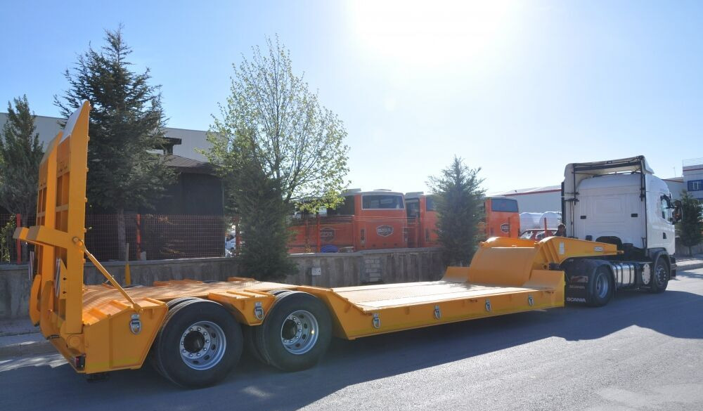 Özgül 2 AXLE LOWBED SEMI TRAILER - Semi-reboque baixa: foto 5 Özgül 2 AXLE LOWBED SEMI TRAILER - Semi-reboque baixa: foto 5