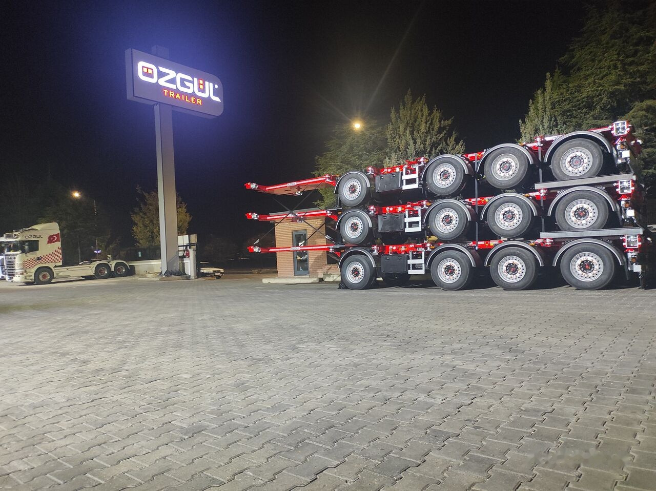 Özgül 4 AXLE HIGH CUBE CONTAINER CARRIER - Semi-reboque transportador de contêineres/ Caixa móvel: foto 4 Özgül 4 AXLE HIGH CUBE CONTAINER CARRIER - Semi-reboque transportador de contêineres/ Caixa móvel: foto 4