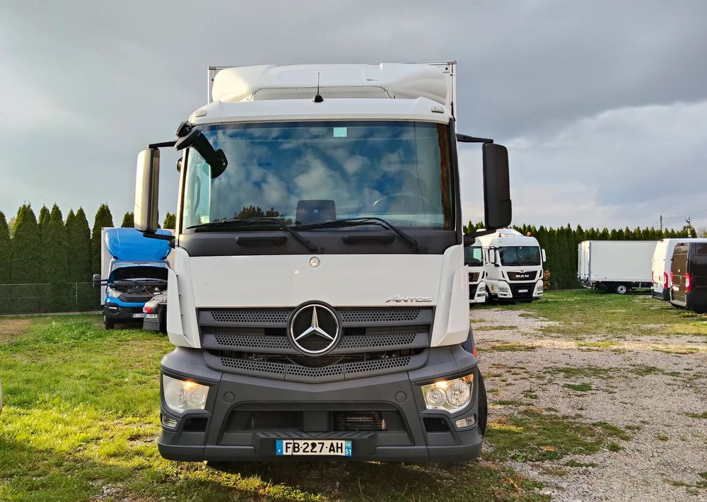 Mercedes-Benz Antos - Camião frigorífico: foto 3 Mercedes-Benz Antos - Camião frigorífico: foto 3