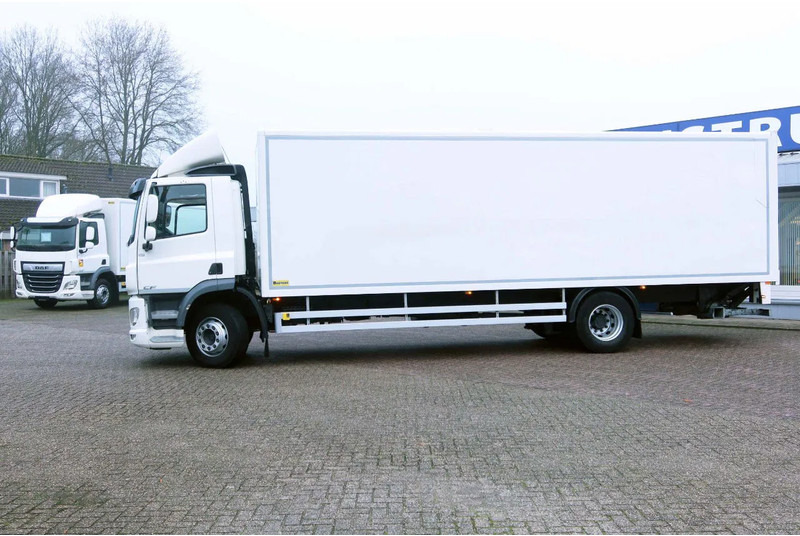 DAF CF 290 FA Bak+ klep Dhollandia 2000 kg - Camião furgão: foto 2 DAF CF 290 FA Bak+ klep Dhollandia 2000 kg - Camião furgão: foto 2
