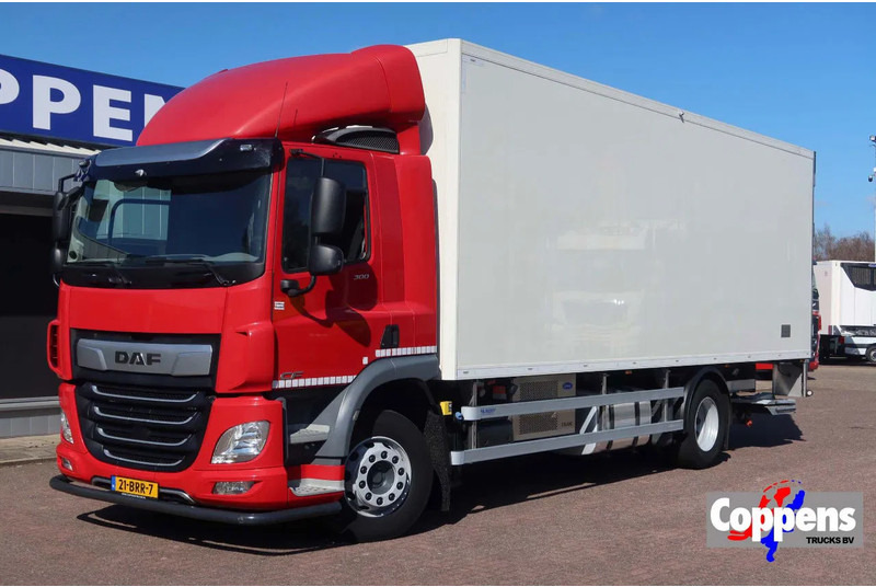 DAF CF 300 Koel/Vries Carrier iceland + Dhollandia 2500KG klep trenn wand - Camião frigorífico: foto 1 DAF CF 300 Koel/Vries Carrier iceland + Dhollandia 2500KG klep trenn wand - Camião frigorífico: foto 1