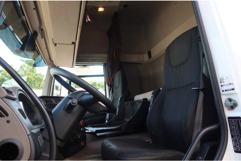 DAF CF 410 Bak+Klep Dhollandia 2.000 kg Slaapcabine - Camião furgão: foto 5 DAF CF 410 Bak+Klep Dhollandia 2.000 kg Slaapcabine - Camião furgão: foto 5