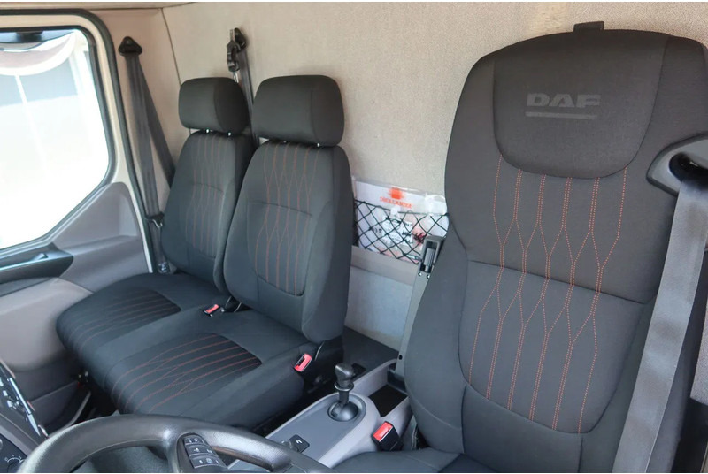DAF LF 210 Bakwagen + Dhollandia klep 1500 kg - Camião furgão: foto 5 DAF LF 210 Bakwagen + Dhollandia klep 1500 kg - Camião furgão: foto 5