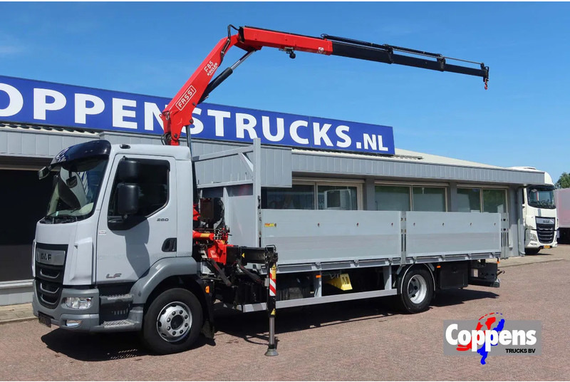 DAF LF 260 Open+Kraan Fassi F 85 V 023+Radio controle - Camião grua: foto 1 DAF LF 260 Open+Kraan Fassi F 85 V 023+Radio controle - Camião grua: foto 1
