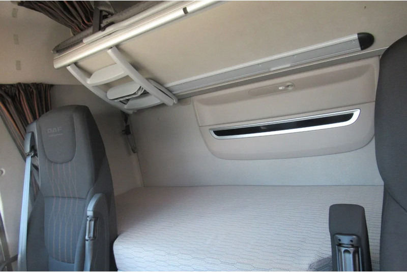 DAF XF 450 FAR BDF Systeem - Camião transportador de contêineres/ Caixa móvel: foto 4 DAF XF 450 FAR BDF Systeem - Camião transportador de contêineres/ Caixa móvel: foto 4