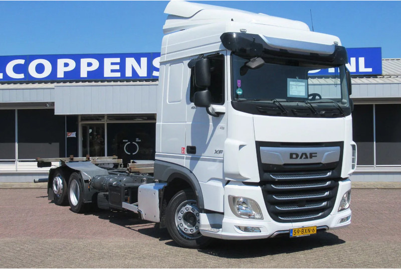 DAF XF 450 FAR BDF Systeem - Camião transportador de contêineres/ Caixa móvel: foto 2 DAF XF 450 FAR BDF Systeem - Camião transportador de contêineres/ Caixa móvel: foto 2