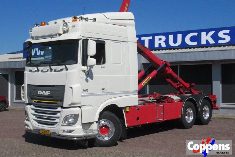 DAF XF 510 Fat 6x4 Euro 6 - Camião polibenne: foto 1 DAF XF 510 Fat 6x4 Euro 6 - Camião polibenne: foto 1