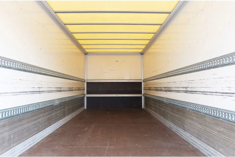 FUSO Canter 7 C 18 Bak+Klep 1000 kg - Camião furgão: foto 4 FUSO Canter 7 C 18 Bak+Klep 1000 kg - Camião furgão: foto 4