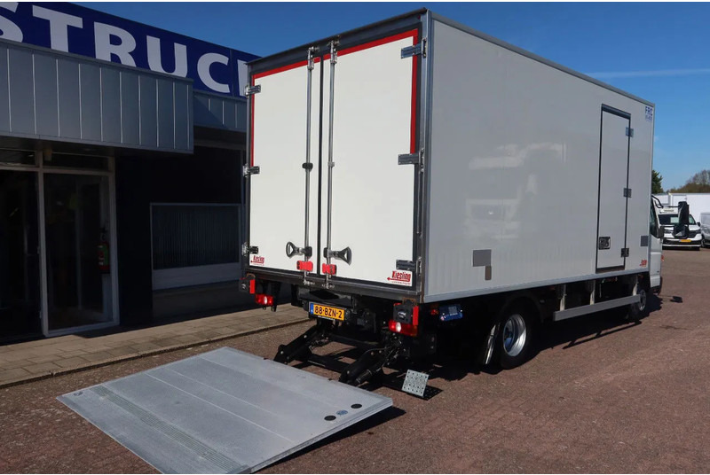 FUSO Canter Thermoking T 600R Koel/Vries + Laadklep - Camião frigorífico: foto 4 FUSO Canter Thermoking T 600R Koel/Vries + Laadklep - Camião frigorífico: foto 4