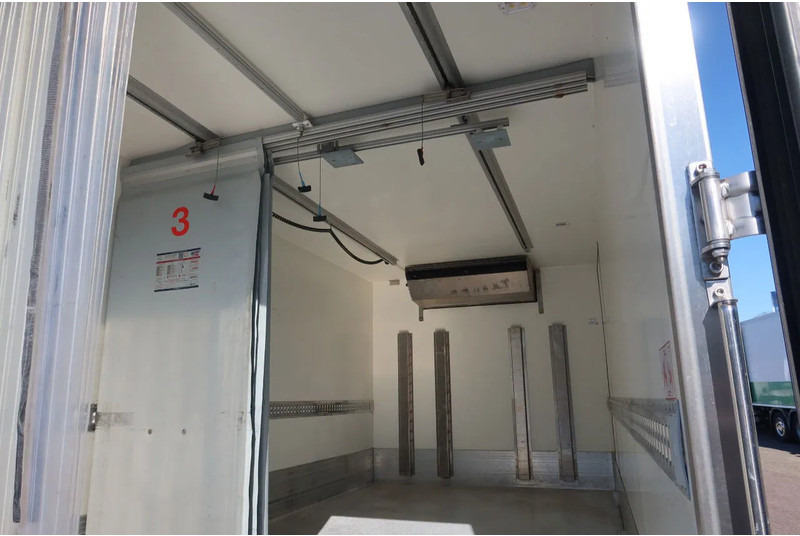 FUSO Canter Thermoking T 600R Koel/Vries + Laadklep - Camião frigorífico: foto 3 FUSO Canter Thermoking T 600R Koel/Vries + Laadklep - Camião frigorífico: foto 3