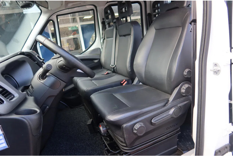 Iveco Daily 35C16 HI Matic Dubbele cabine open 7 persoons uitvoering. Dubbel lucht achter as. 3.0 L motor - Carrinha de caixa aberta, Carrinha cabine dupla: foto 4 Iveco Daily 35C16 HI Matic Dubbele cabine open 7 persoons uitvoering. Dubbel lucht achter as. 3.0 L motor - Carrinha de caixa aberta, Carrinha cabine dupla: foto 4