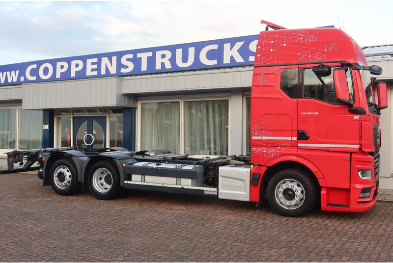 MAN TGX 26.510 6x2 Intarder. Volledige luchtvering - Camião transportador de contêineres/ Caixa móvel: foto 2 MAN TGX 26.510 6x2 Intarder. Volledige luchtvering - Camião transportador de contêineres/ Caixa móvel: foto 2