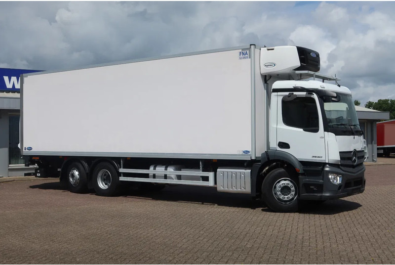 Mercedes-Benz Actros 2530 L Koel/Vries + Laadklep DHollandia 2500kg 5 STUK IN VOORRAAD! - Camião frigorífico: foto 2 Mercedes-Benz Actros 2530 L Koel/Vries + Laadklep DHollandia 2500kg 5 STUK IN VOORRAAD! - Camião frigorífico: foto 2