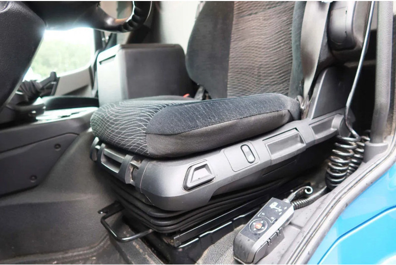 Mercedes-Benz Antos 1924L Huif + Klep Dhollandia 2000 KG Euro 6 - Camião furgão: foto 5 Mercedes-Benz Antos 1924L Huif + Klep Dhollandia 2000 KG Euro 6 - Camião furgão: foto 5