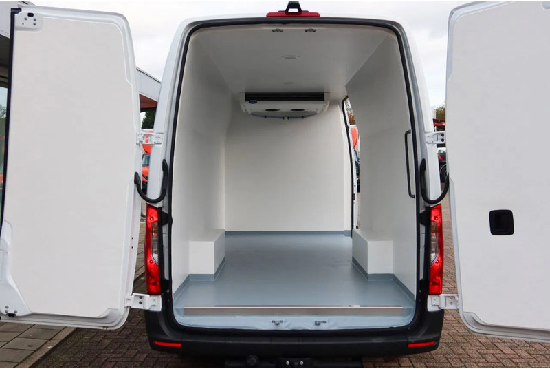 Mercedes-Benz Sprinter 317 L3 H2 Koel / Vries/ Verwarmen + 220 volt nachtaansluiting - Carrinha frigorífica: foto 4 Mercedes-Benz Sprinter 317 L3 H2 Koel / Vries/ Verwarmen + 220 volt nachtaansluiting - Carrinha frigorífica: foto 4