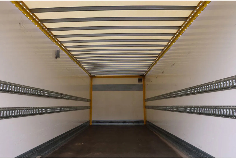 Scania P250 4x2 Bakwagen +Dhollandia klep 1500 kg E6 - Camião furgão: foto 4 Scania P250 4x2 Bakwagen +Dhollandia klep 1500 kg E6 - Camião furgão: foto 4