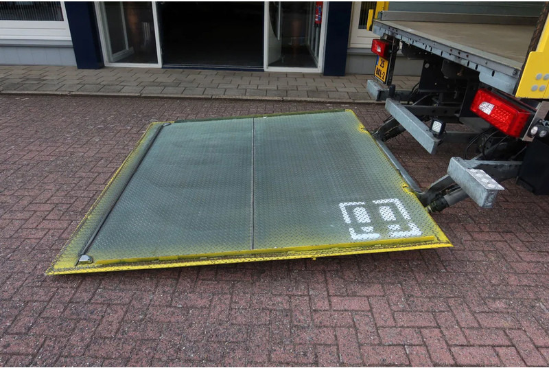 Scania P250 4x2 Bakwagen +Dhollandia klep 1500 kg E6 - Camião furgão: foto 3 Scania P250 4x2 Bakwagen +Dhollandia klep 1500 kg E6 - Camião furgão: foto 3