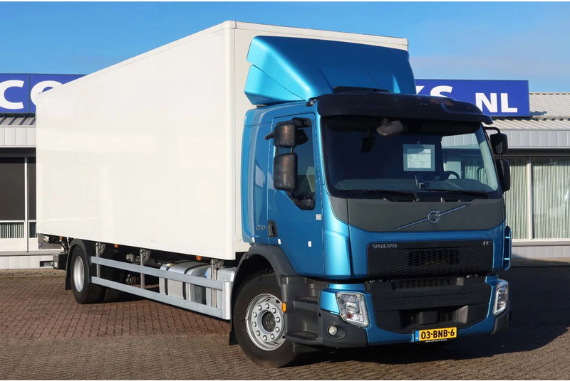 Volvo FE 250 Bakwagen + Dhollandia klep 2500 KG. 49.000 KM!! - Camião furgão: foto 2 Volvo FE 250 Bakwagen + Dhollandia klep 2500 KG. 49.000 KM!! - Camião furgão: foto 2