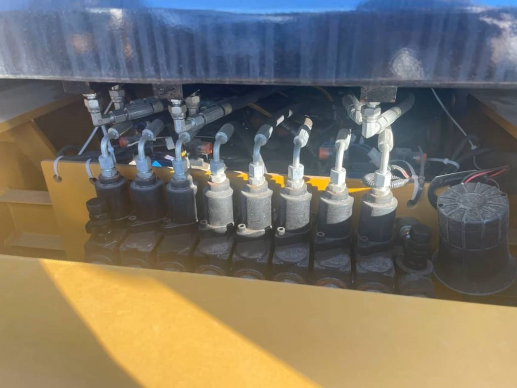 CAT 420F - Retroescavadeira: foto 2 CAT 420F - Retroescavadeira: foto 2